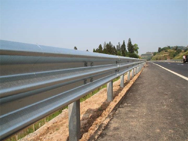 波形護欄施工質量主要控制措施
